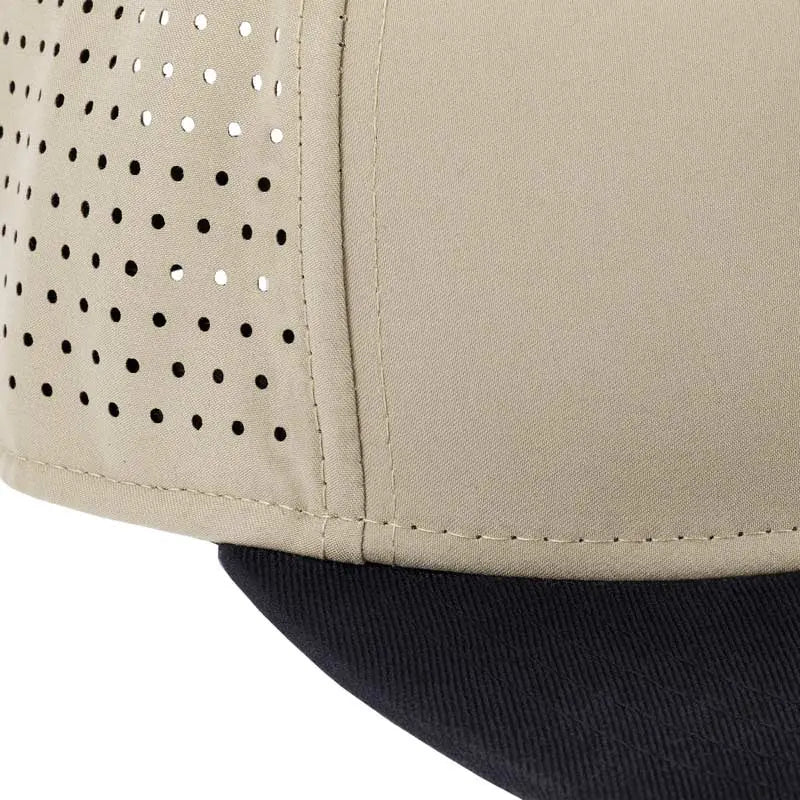 Gorra Bicolor Visera Plana - Estilo Urbano Personalizado TAZAMAGICA